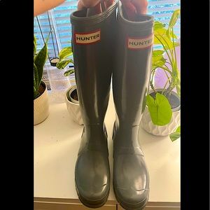 SOLD- Hunter Tall Gloss adjustable Rainboot in dark grey